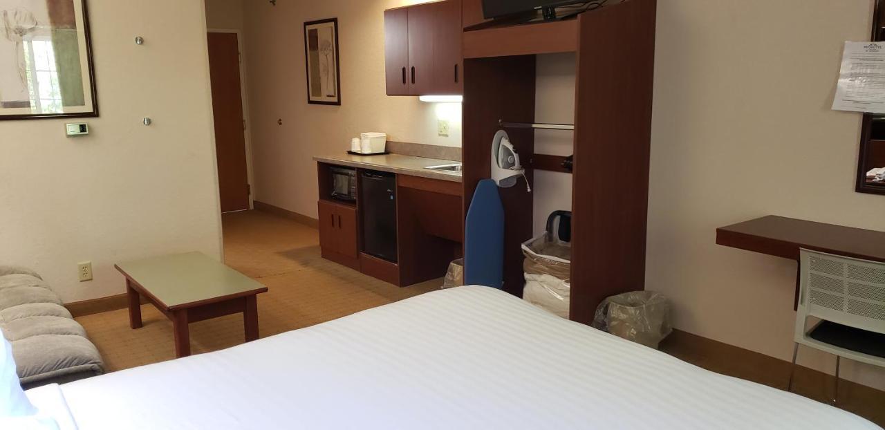 Microtel Inn & Suites By Wyndham Wellsville Экстерьер фото