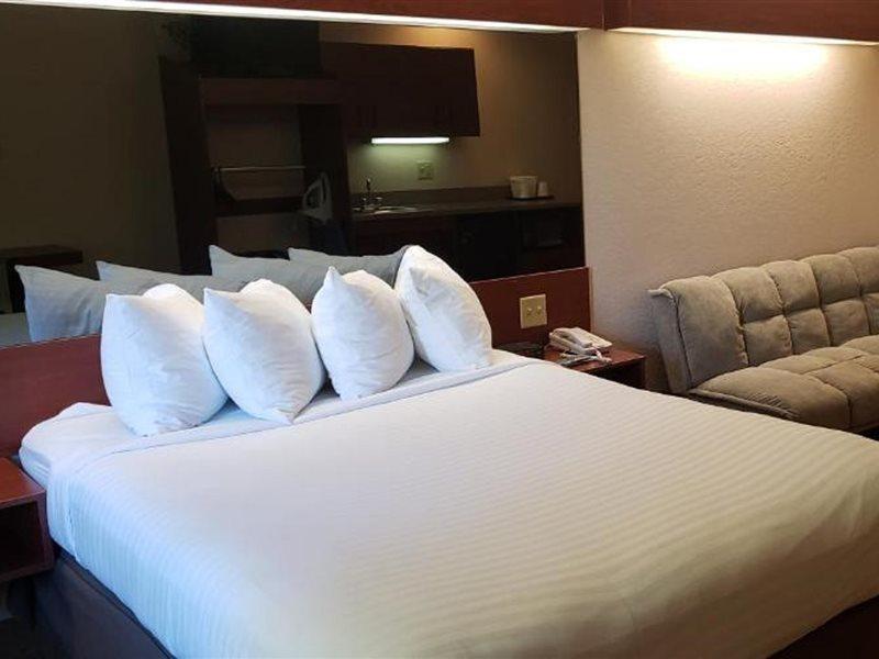 Microtel Inn & Suites By Wyndham Wellsville Экстерьер фото